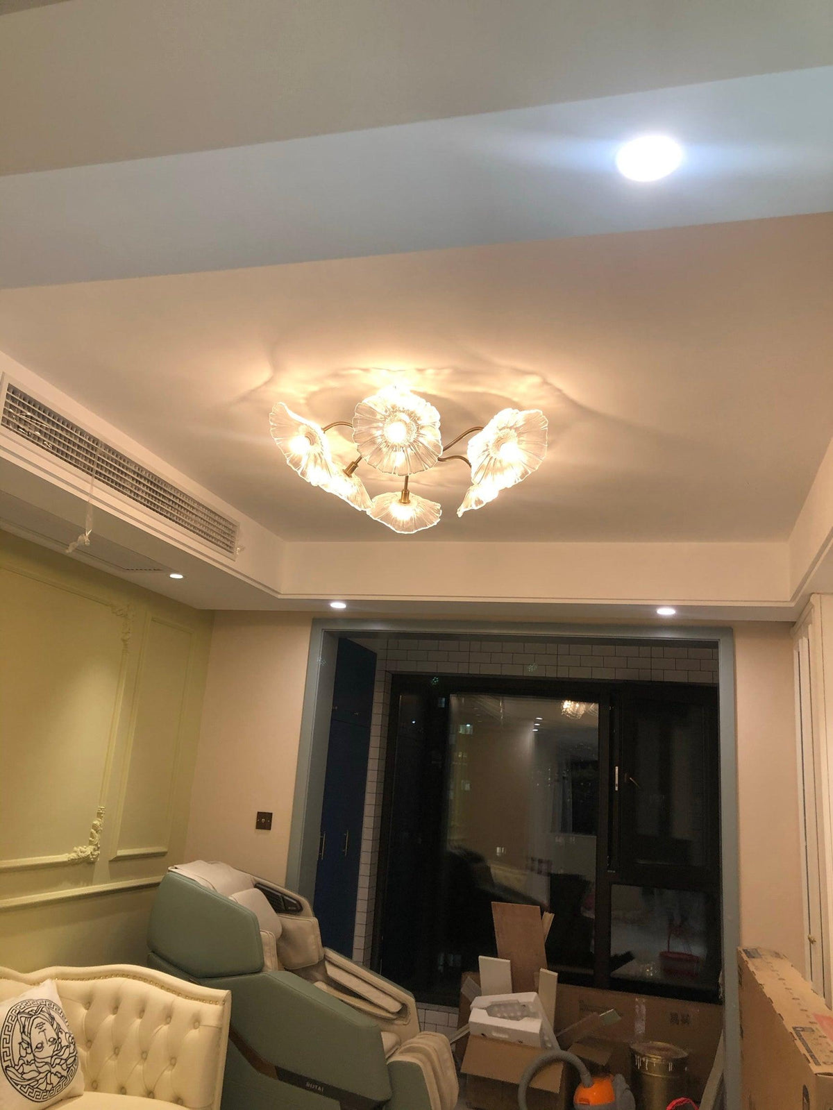 Lioruina plafonieră din sticlă și alamă, elegantă, cu frunze
