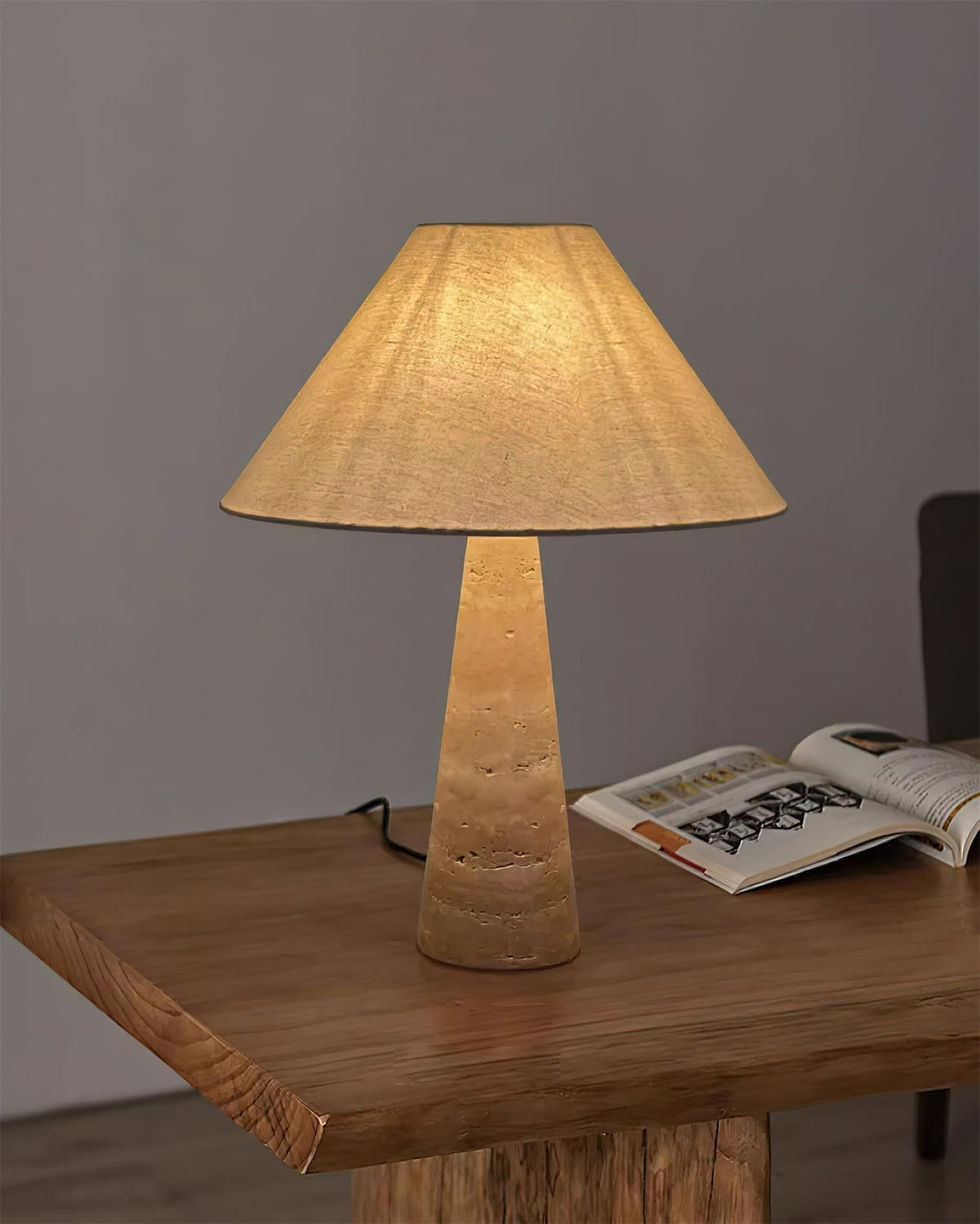 Calm lampă de masă