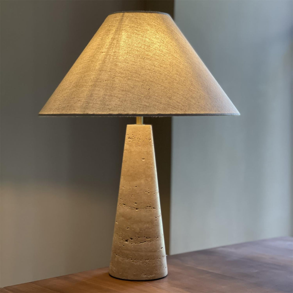 Corea lampă de masă