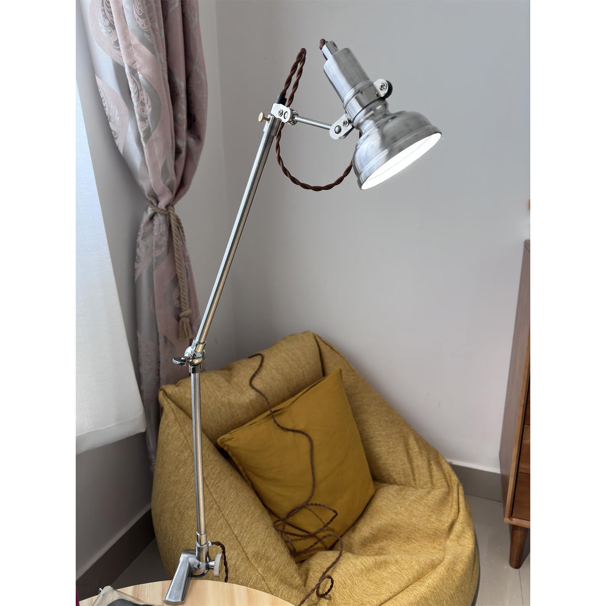 Luminal lampă de masă