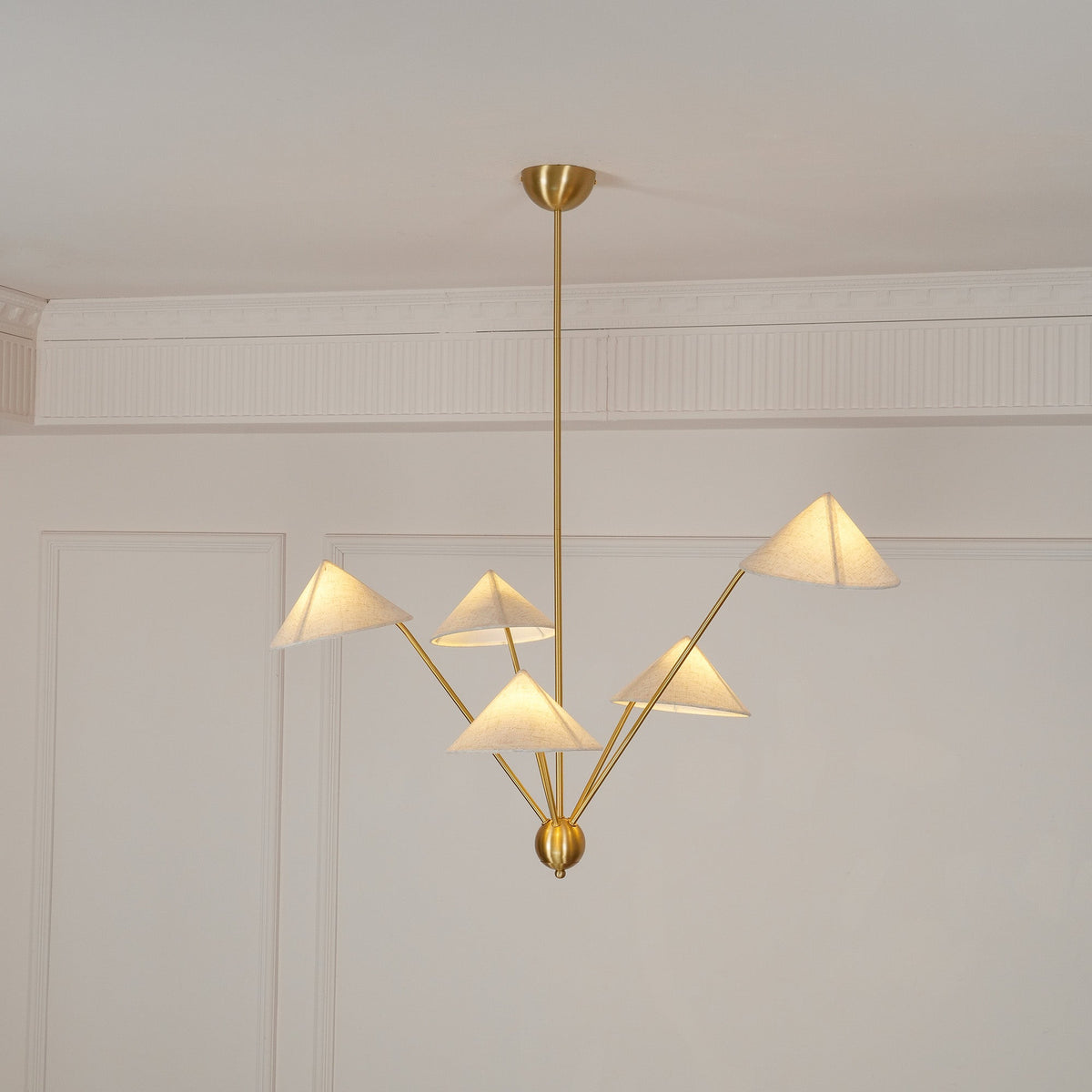 Oriisora candelabru bej din alamă, curbat