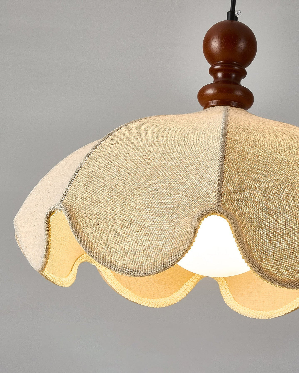 Facet lampă suspendată