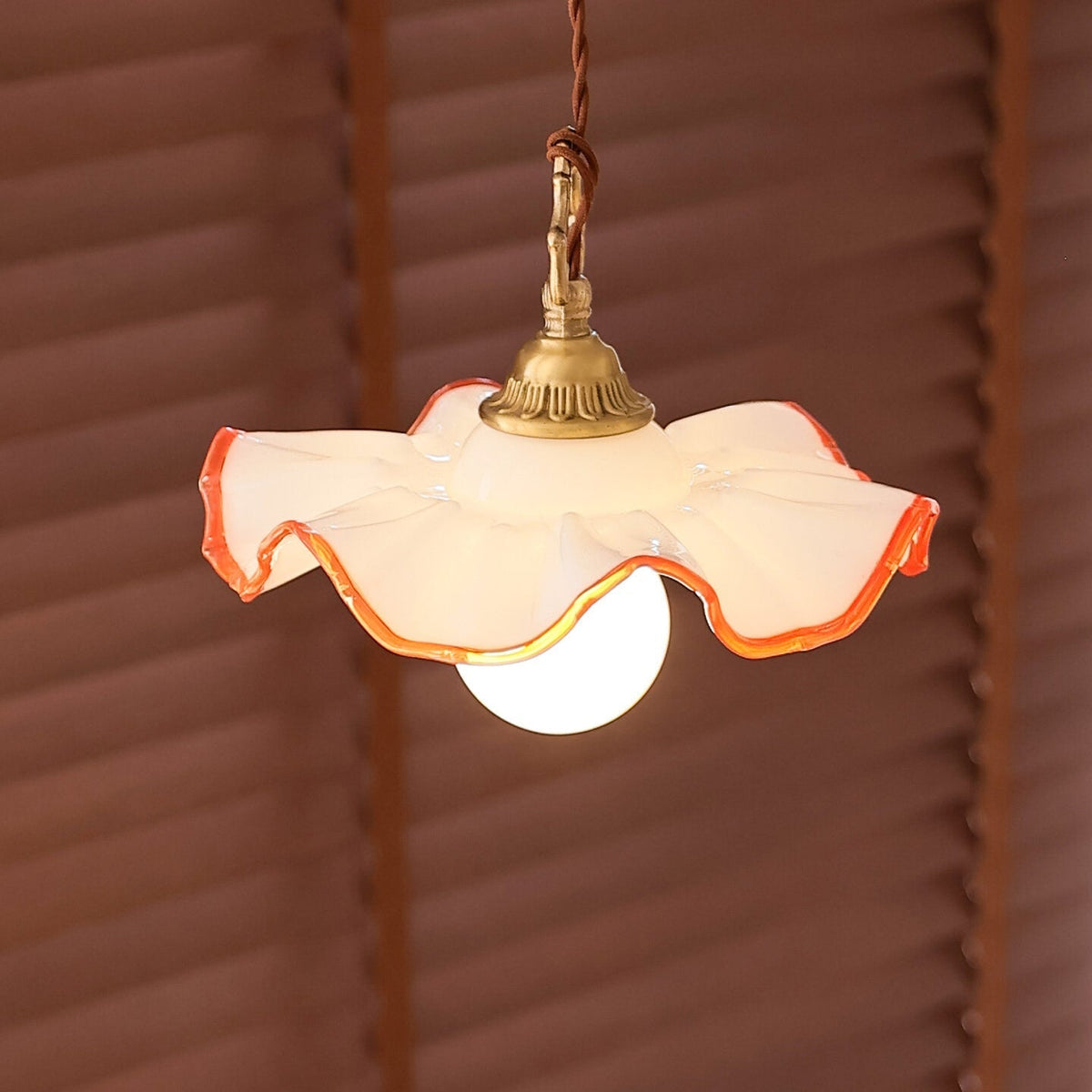 Volute lampă suspendată