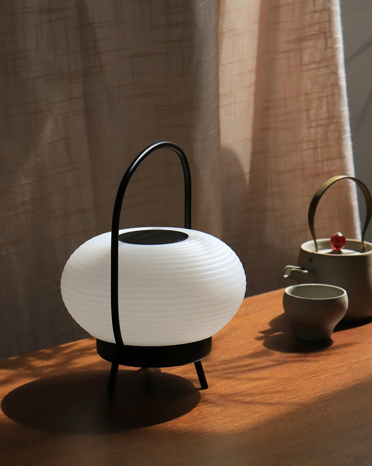 Saelan lampă de masă minimalistă