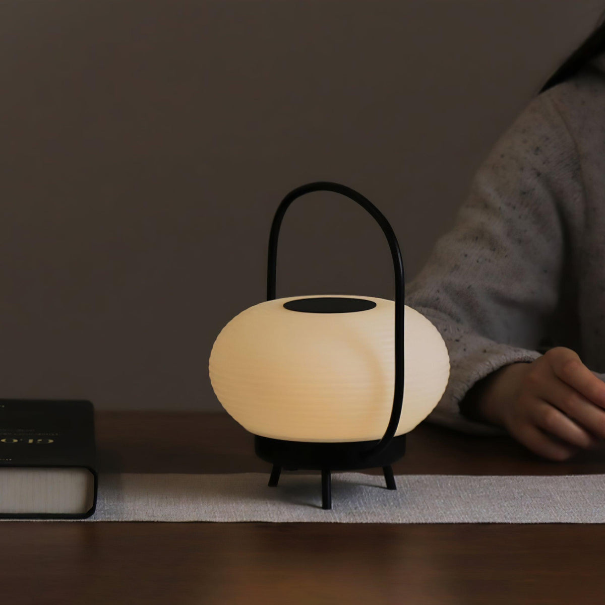 Saelan lampă de masă minimalistă