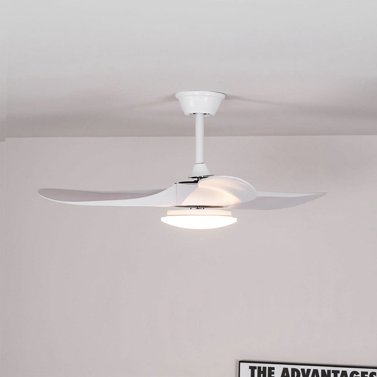 Liorueria ventilator de tavan cu lumină
