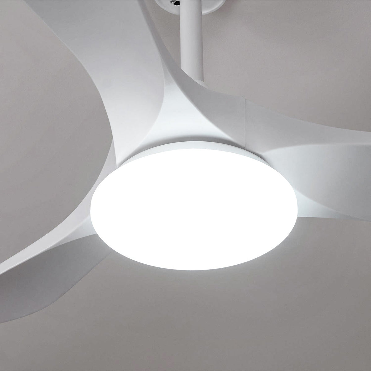 Liorueria ventilator de tavan cu lumină