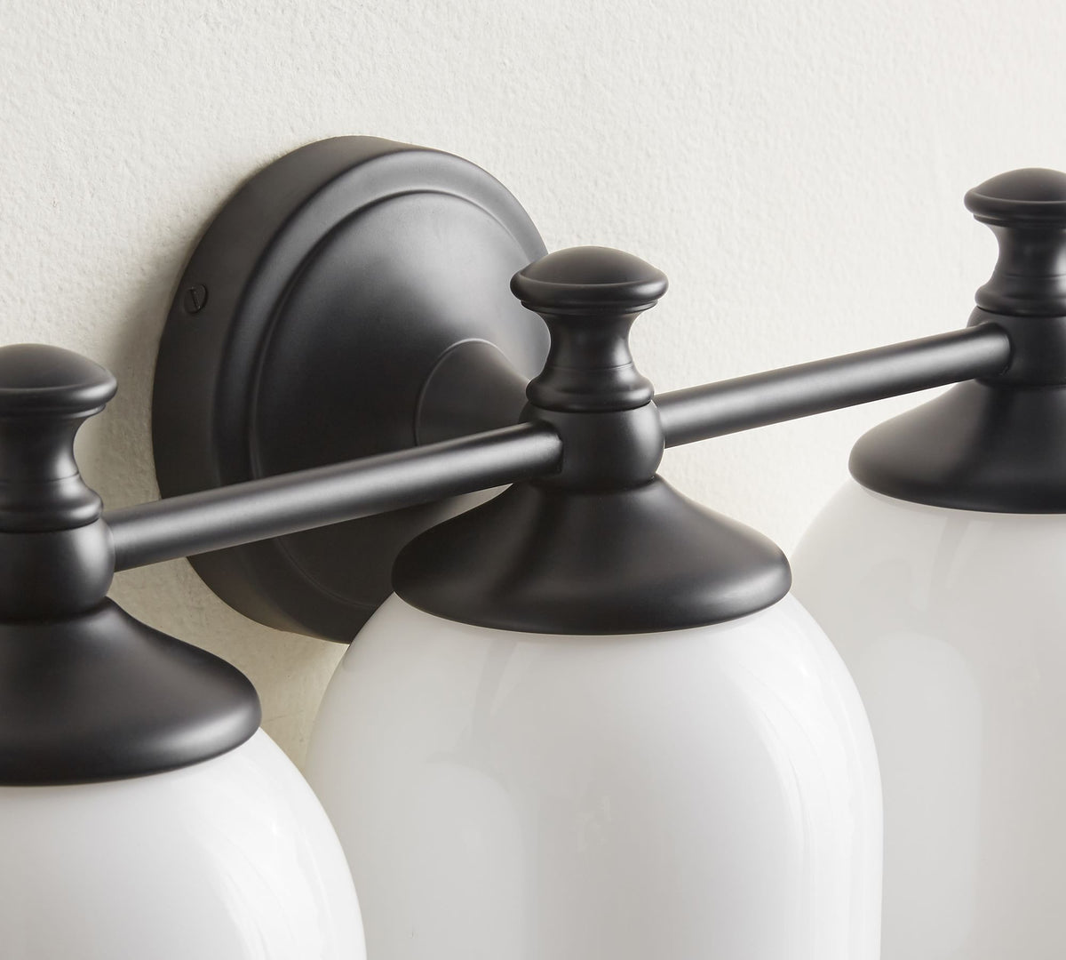 Lioroenne aplică de perete