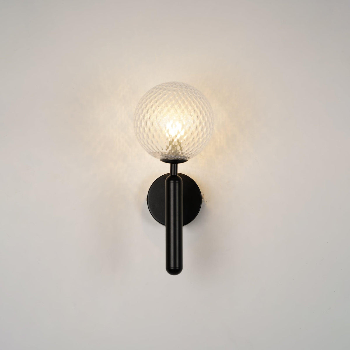 Ilirila aplică de perete modernă, minimalistă din sticlă din alamă