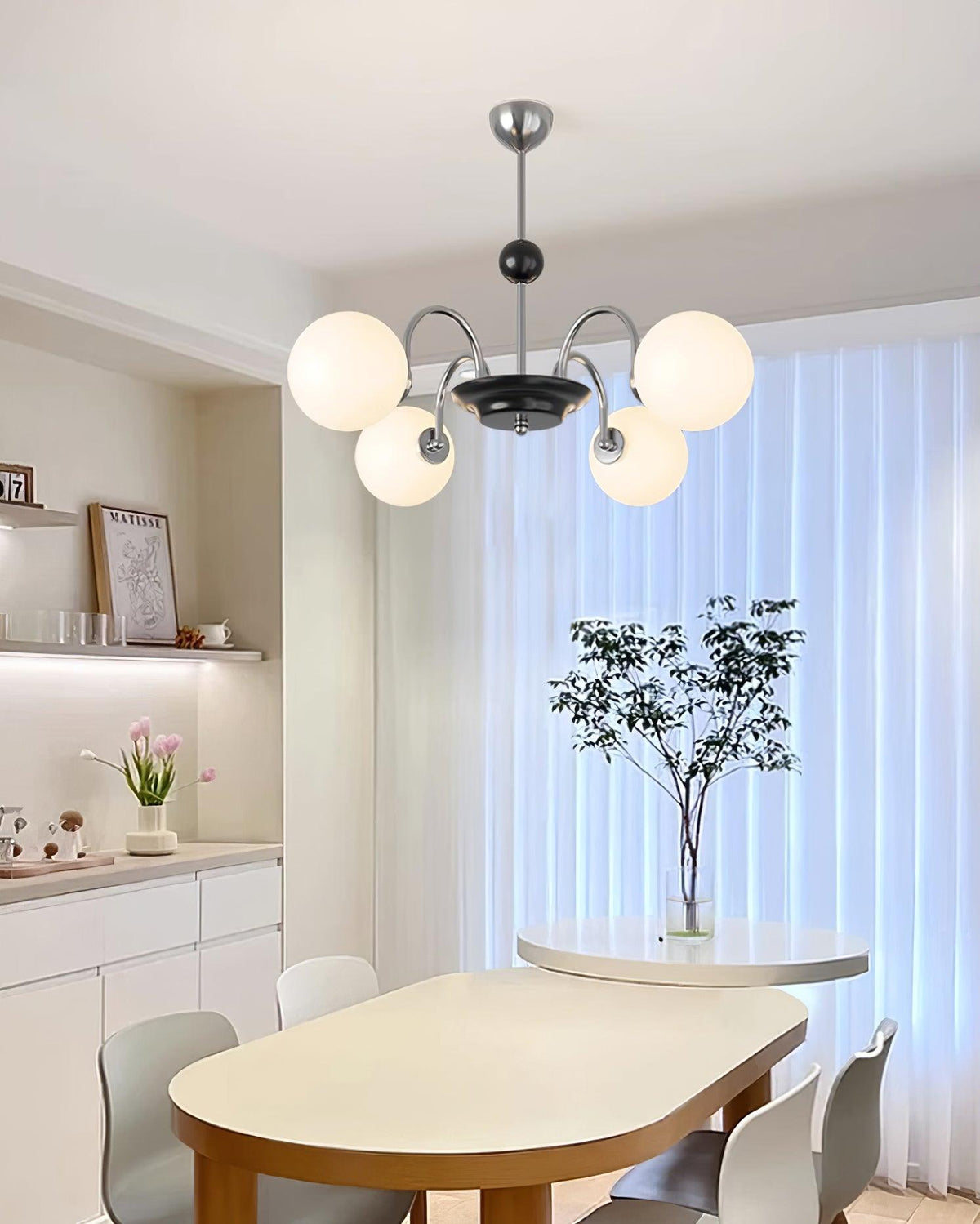 Candelabru cu brațe curbate și abajuri sferice, stil modern retro, pentru sufragerie