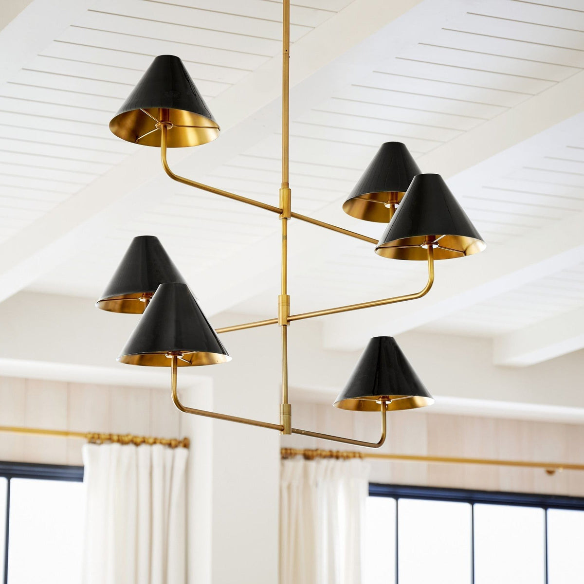 Zoruvyh candelabru cu trei niveluri în stil vintage industrial, corp metalic și țesătură