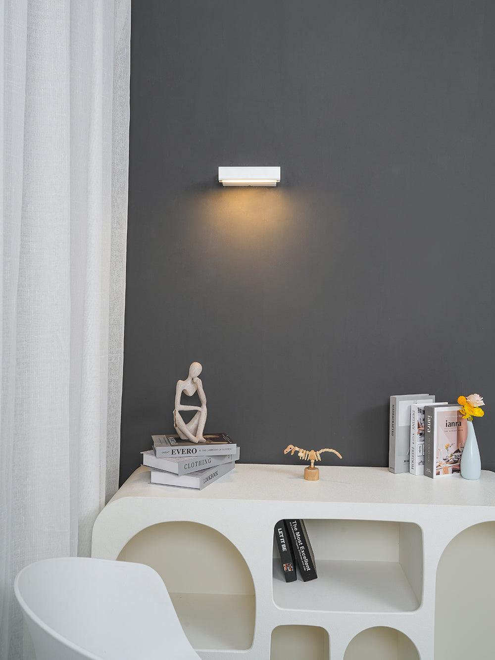 Aplică de perete reglabilă din aluminiu pentru dormitor și living