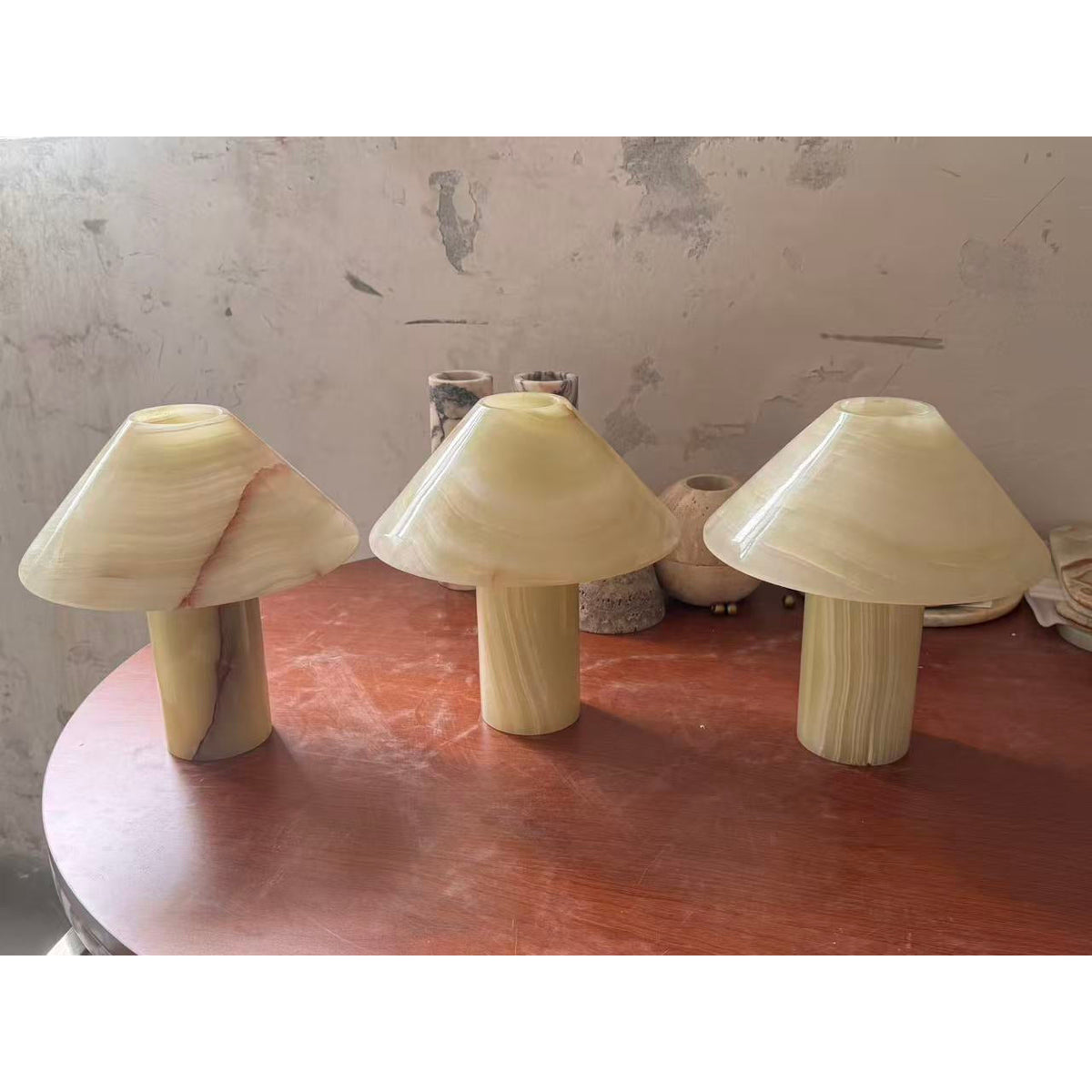 Pillar lampă de masă din piatră