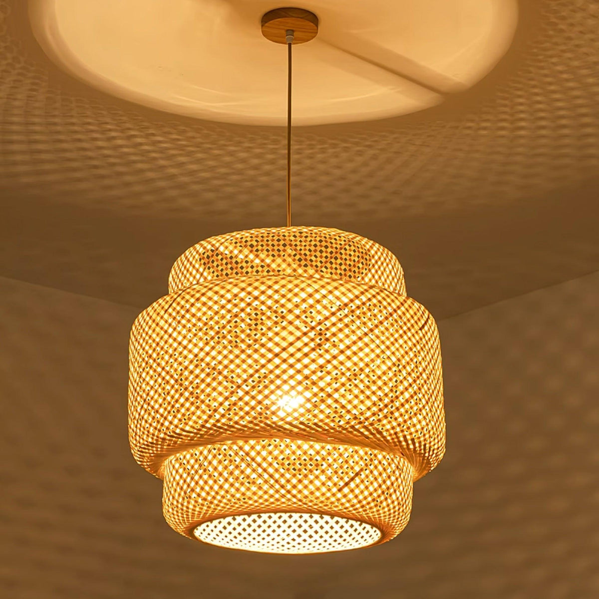 Lampă suspendată cu două straturi din bambus țesut, stil organic natural