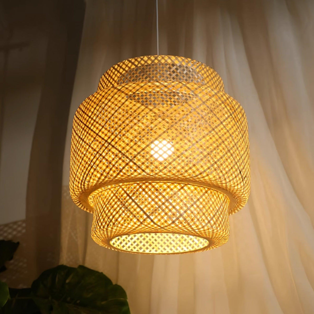 Lampă suspendată cu două straturi din bambus țesut, stil organic natural