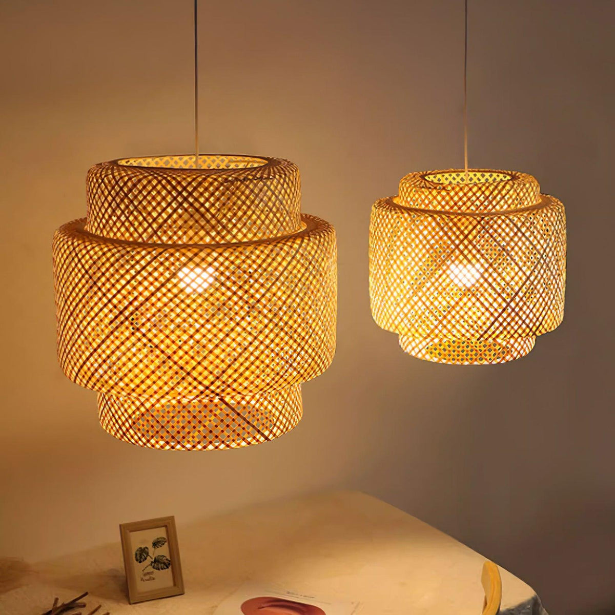 Lampă suspendată cu două straturi din bambus țesut, stil organic natural