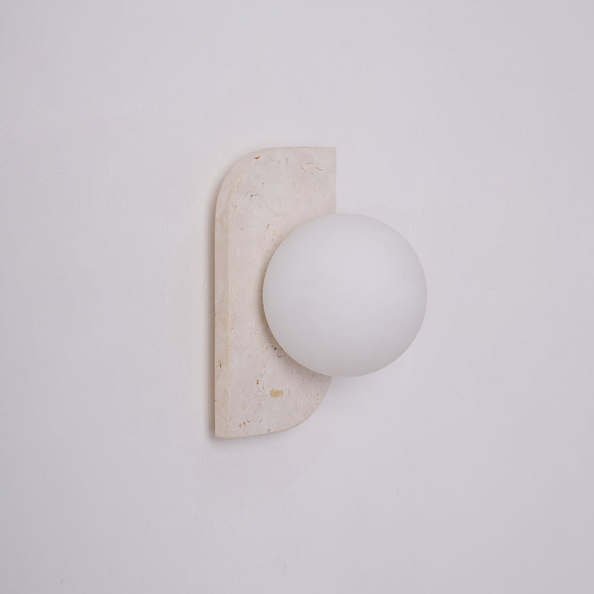 Serearia aplică de perete din travertin, minimalistă, cu ștecher