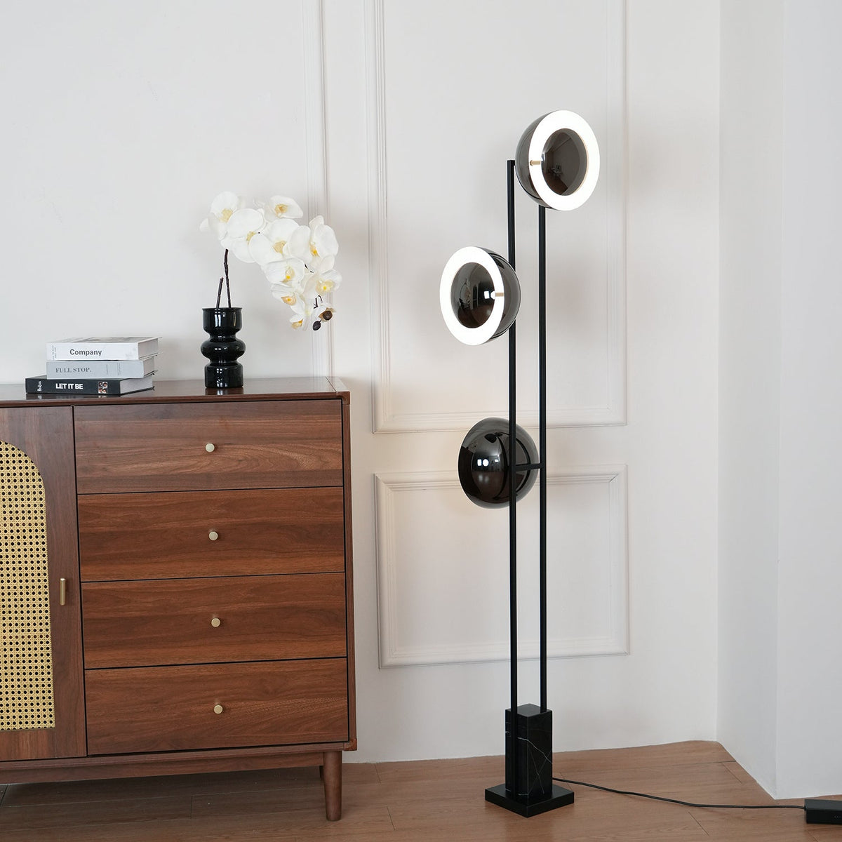 Alio lampadar modern din marmură