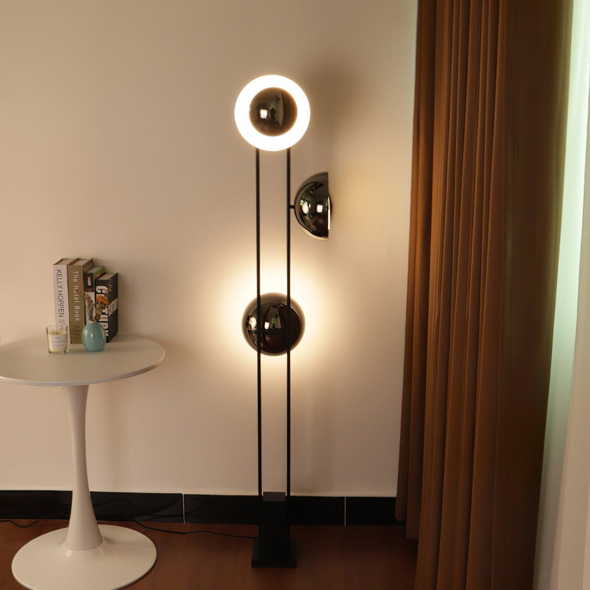 Alio lampadar modern din marmură