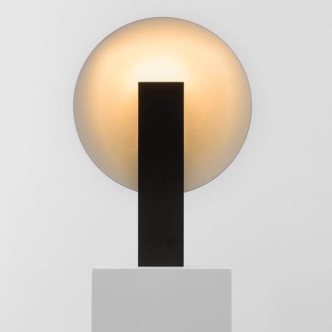 Cis lampă de masă minimalistă