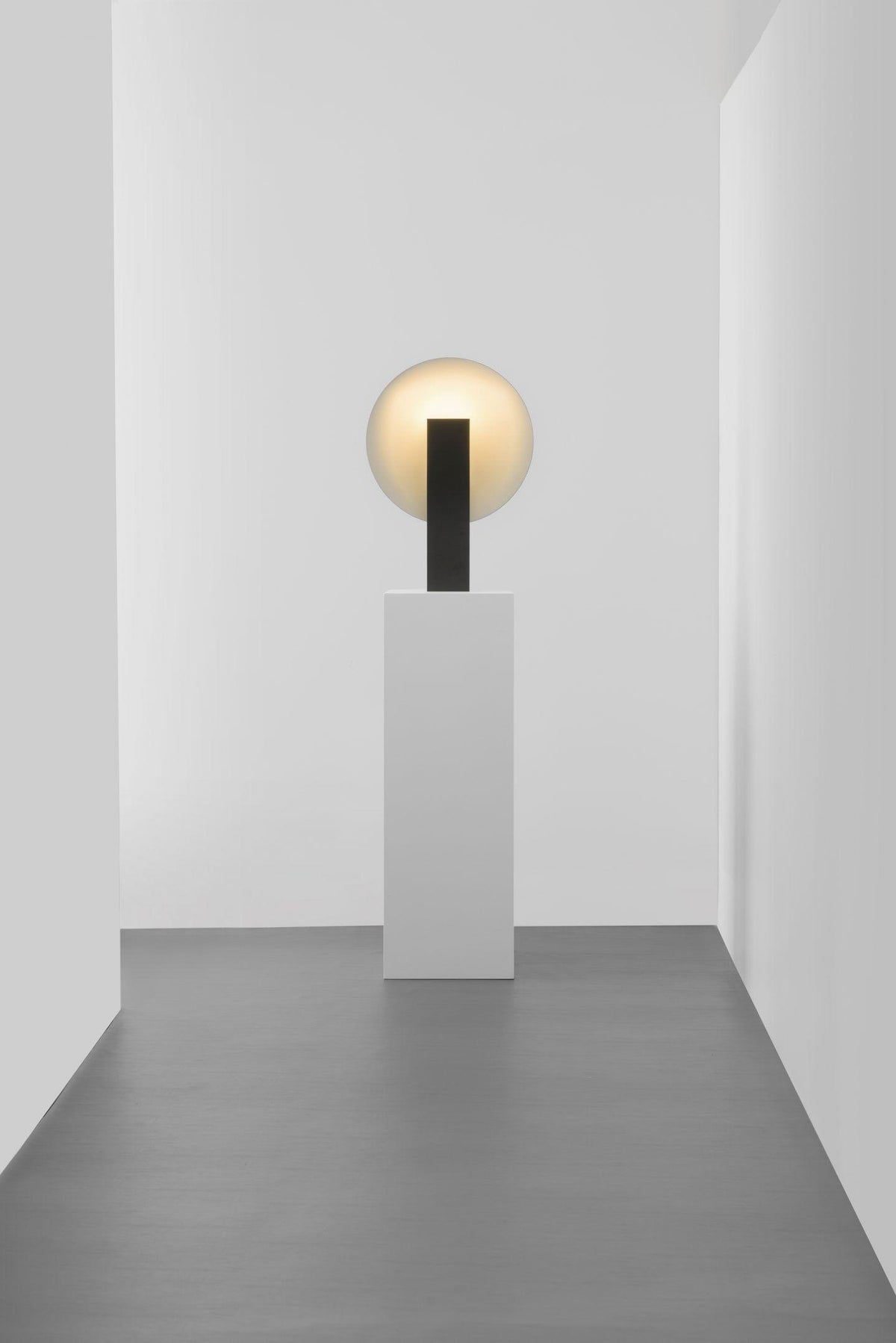 Cis lampă de masă minimalistă