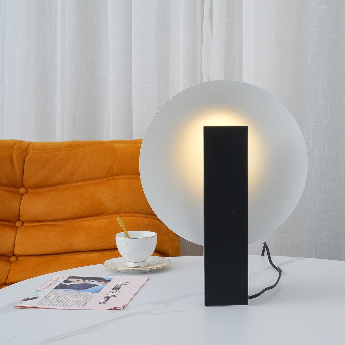 Cis lampă de masă minimalistă