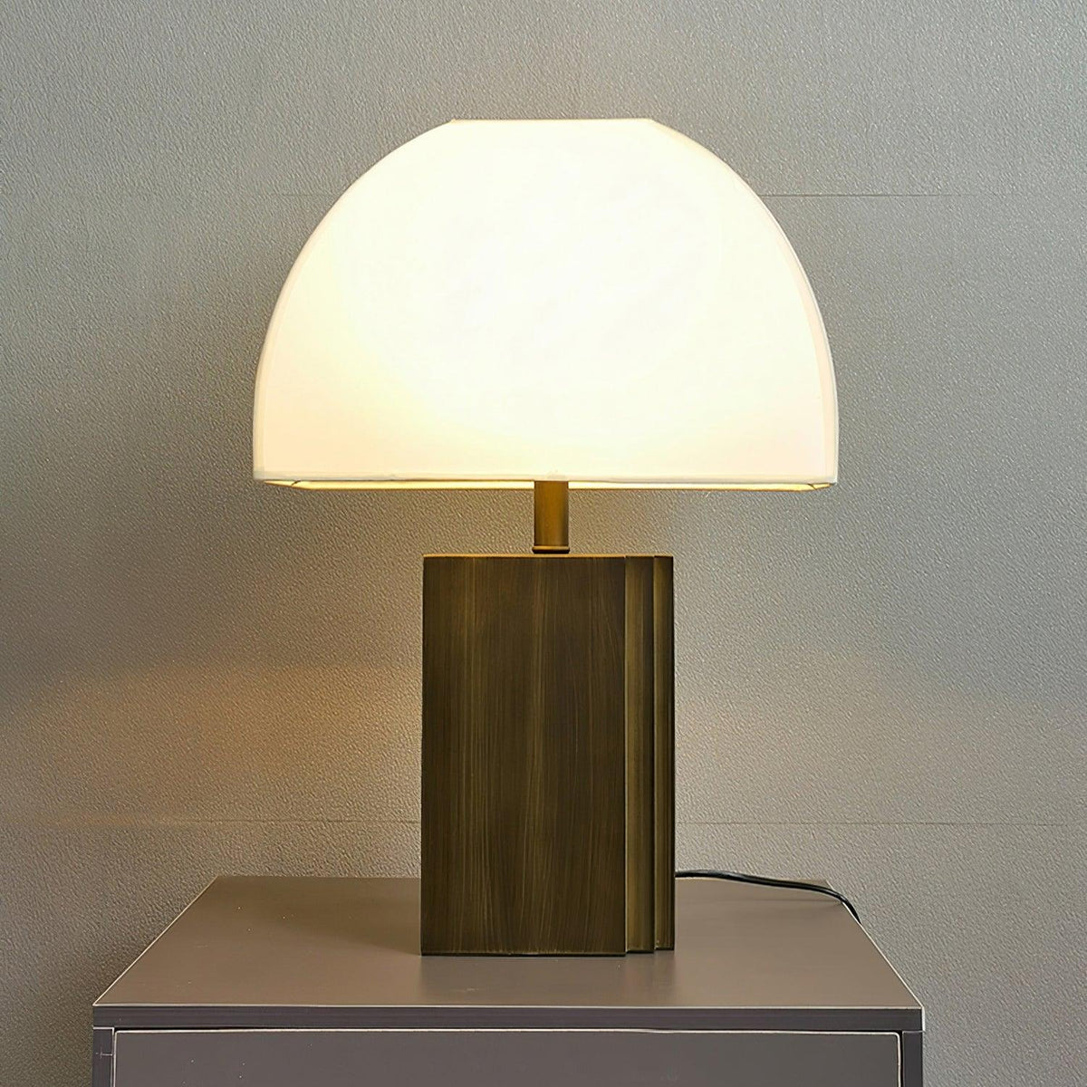 Cylo lampă de masă din rășină, minimalistă
