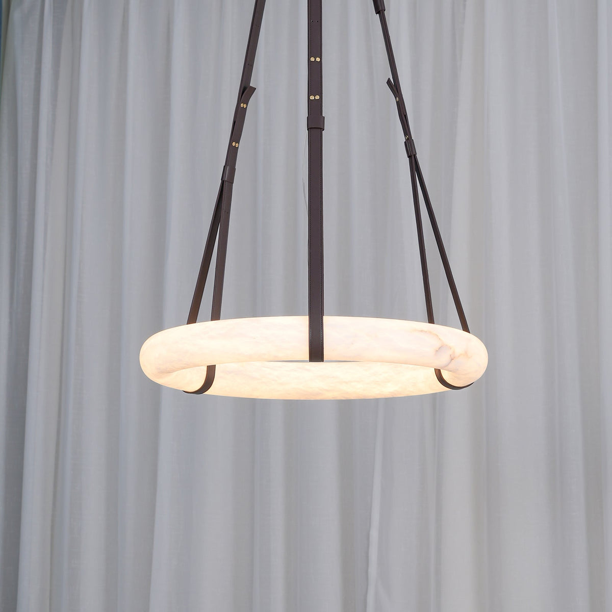 Tarys Candelabre alabastru Varianta cu Curea de Piele B
