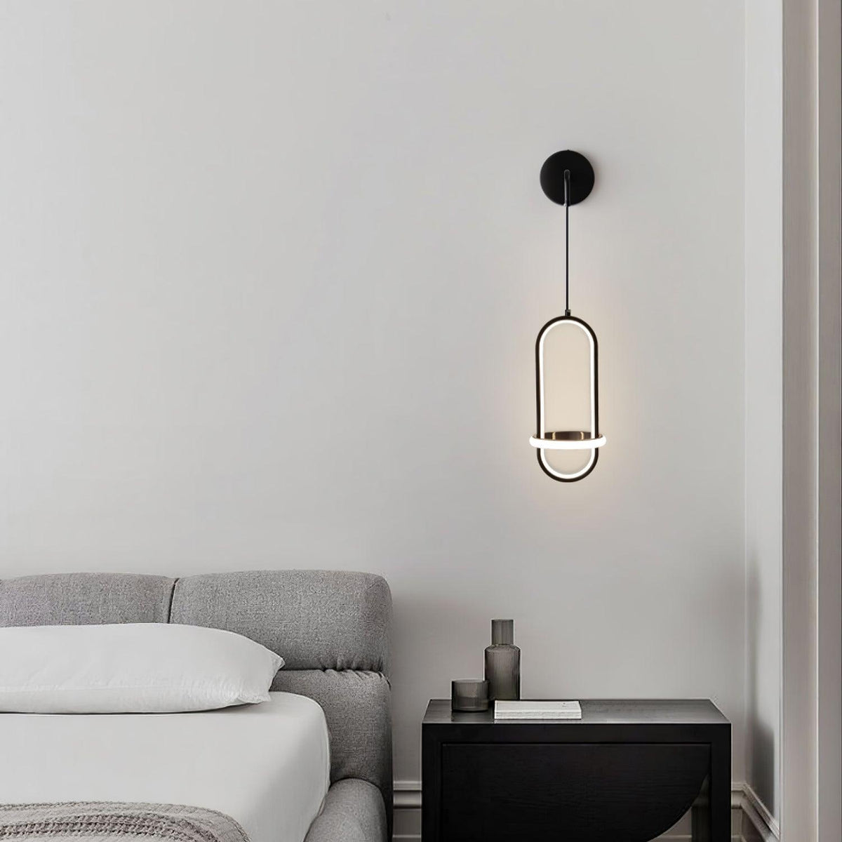 Vivianne aplică de perete din alamă, modernă, minimalistă, ovală