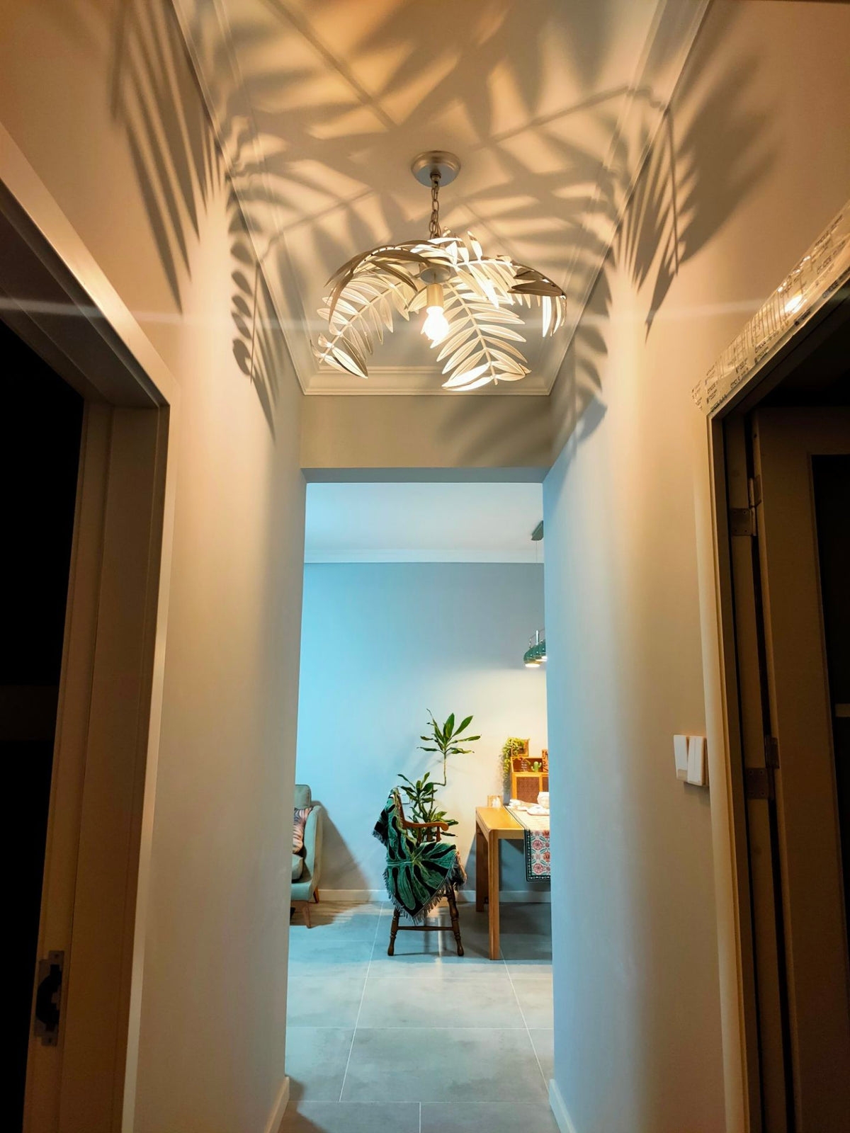 Seleraya lampă suspendată