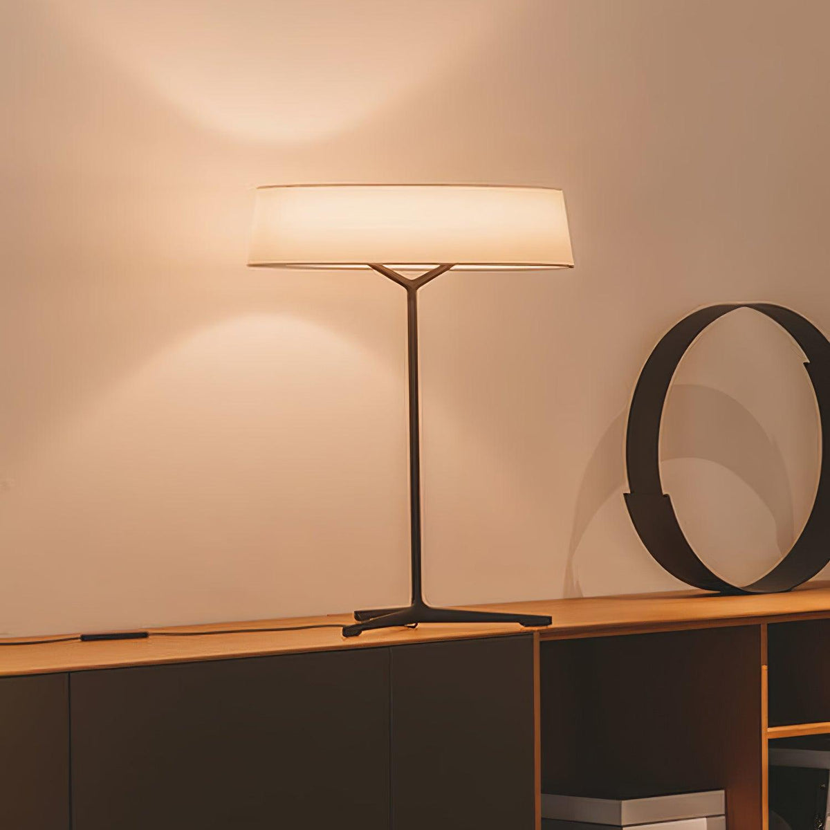 Linivira lampă de masă din pânză în stil scandinav