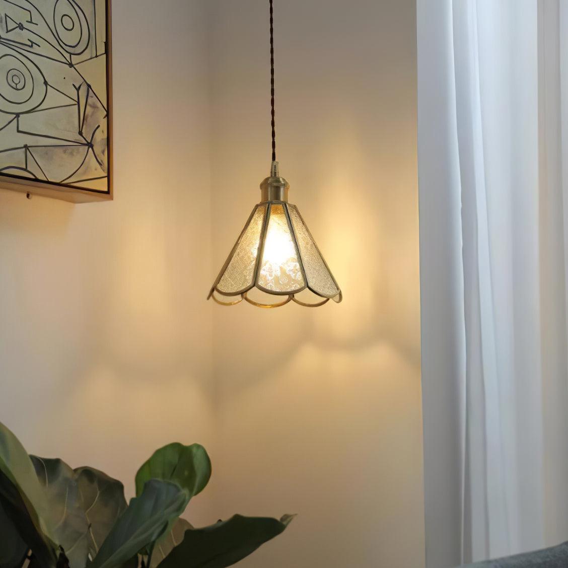 Arvane lampă suspendată din alamă și sticlă, elegantă