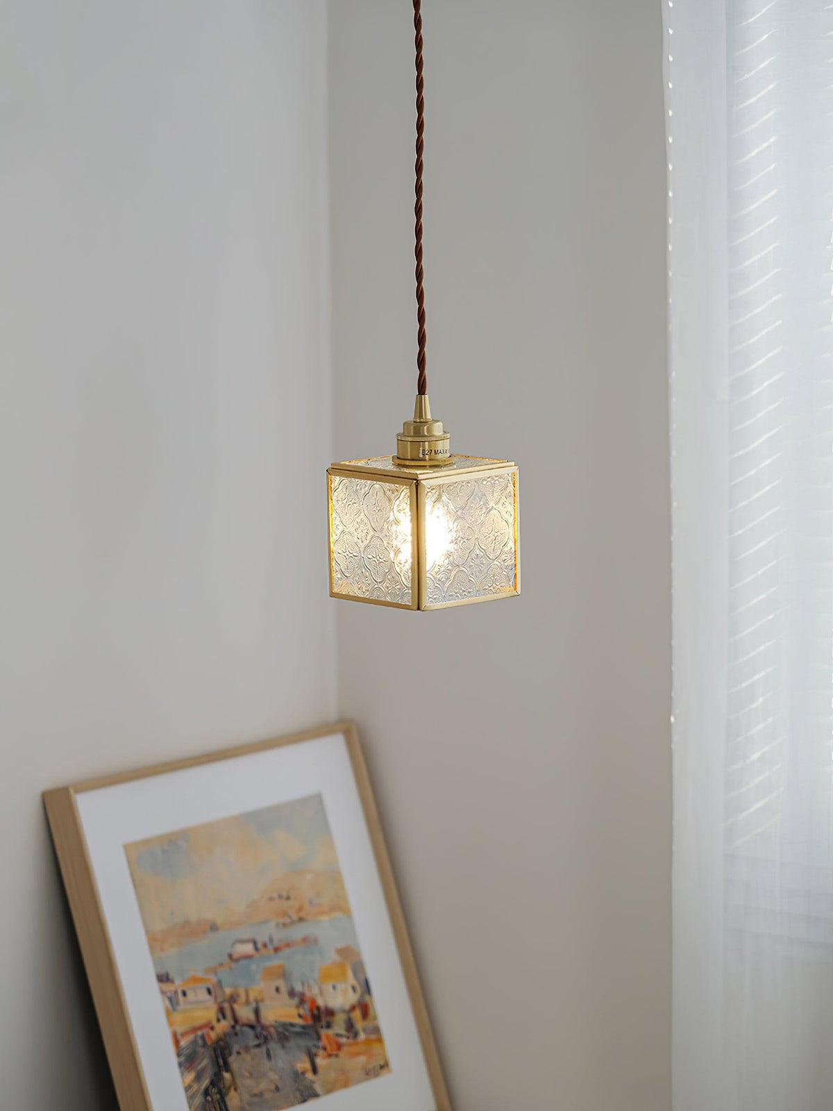 Arvane lampă suspendată din alamă și sticlă, elegantă