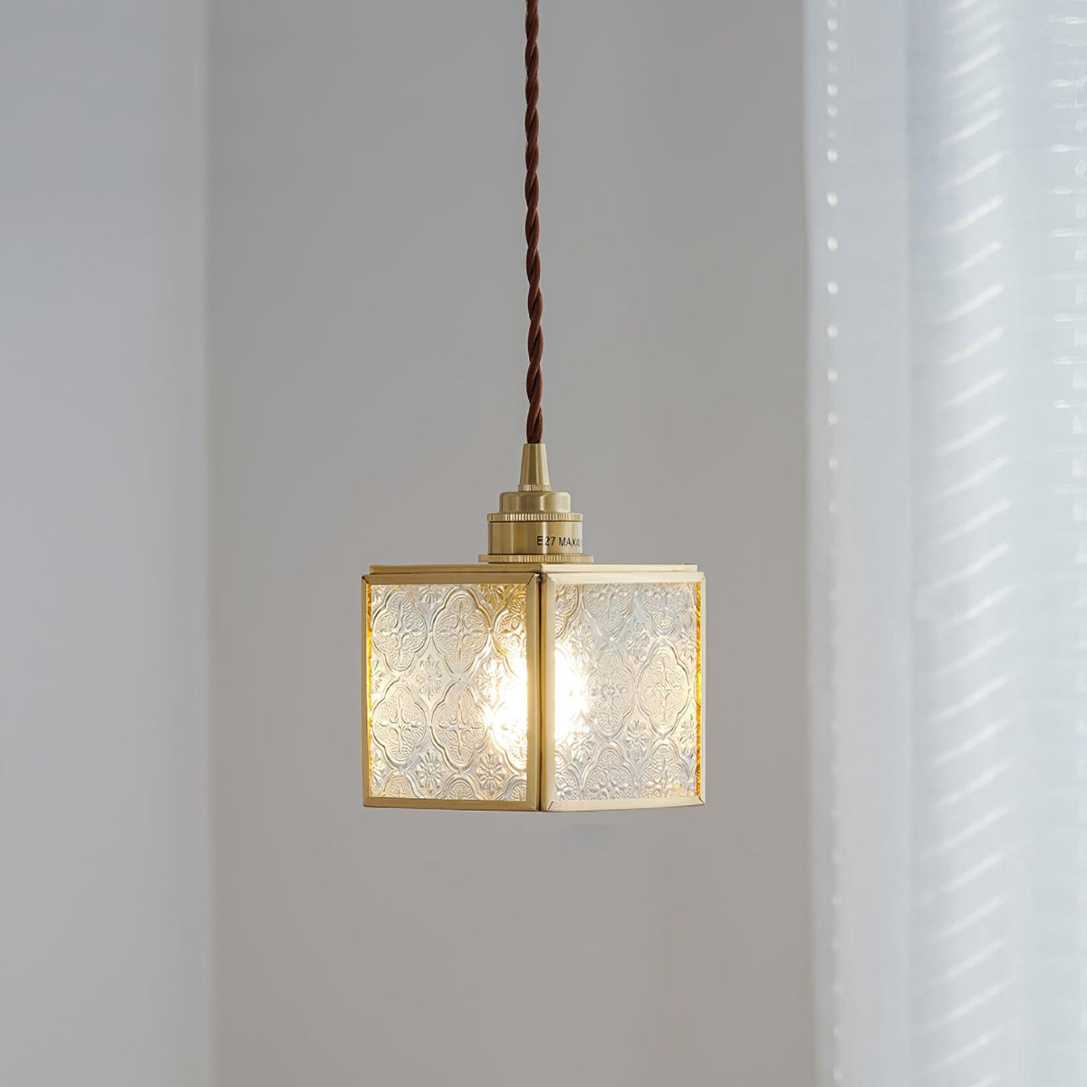Arvane lampă suspendată din alamă și sticlă, elegantă