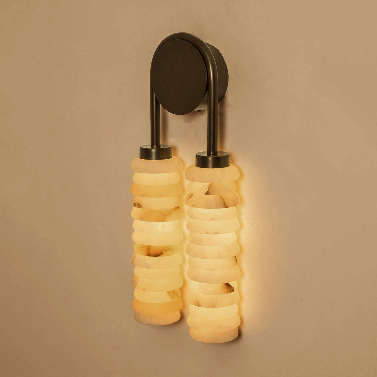 Lioriella aplică de perete