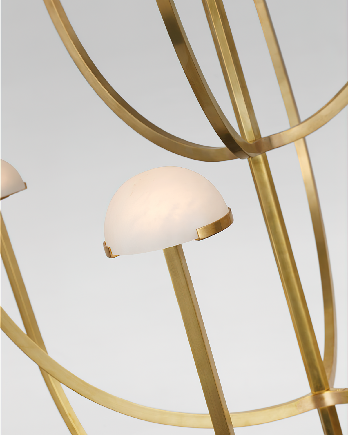 Pedra candelabru din alabastru cu geometrie minimalistă în arc