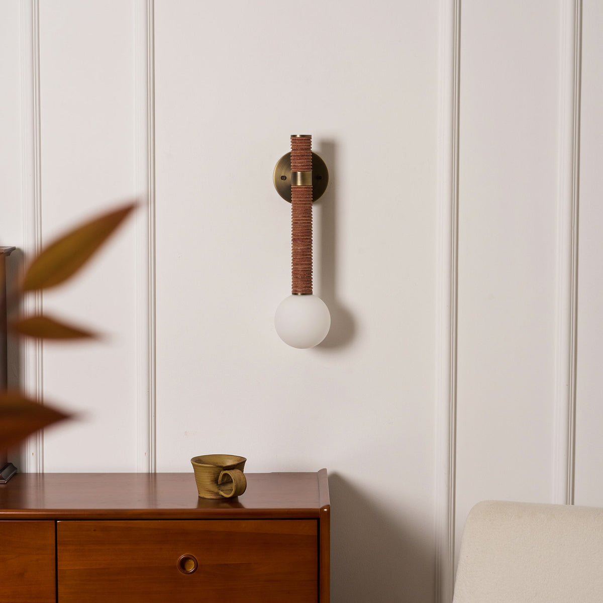 Cordelia aplică de perete