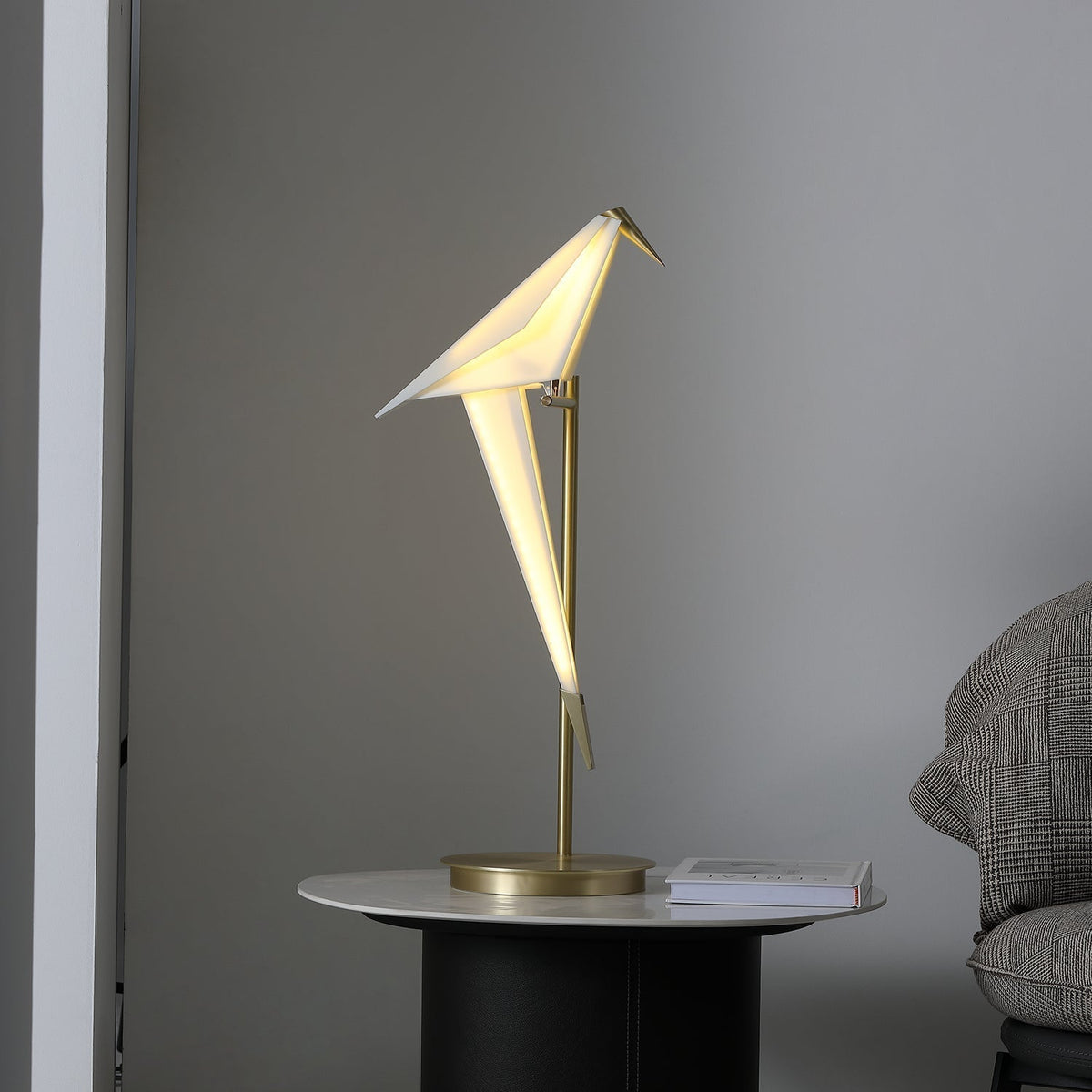 Origami lampă de masă
