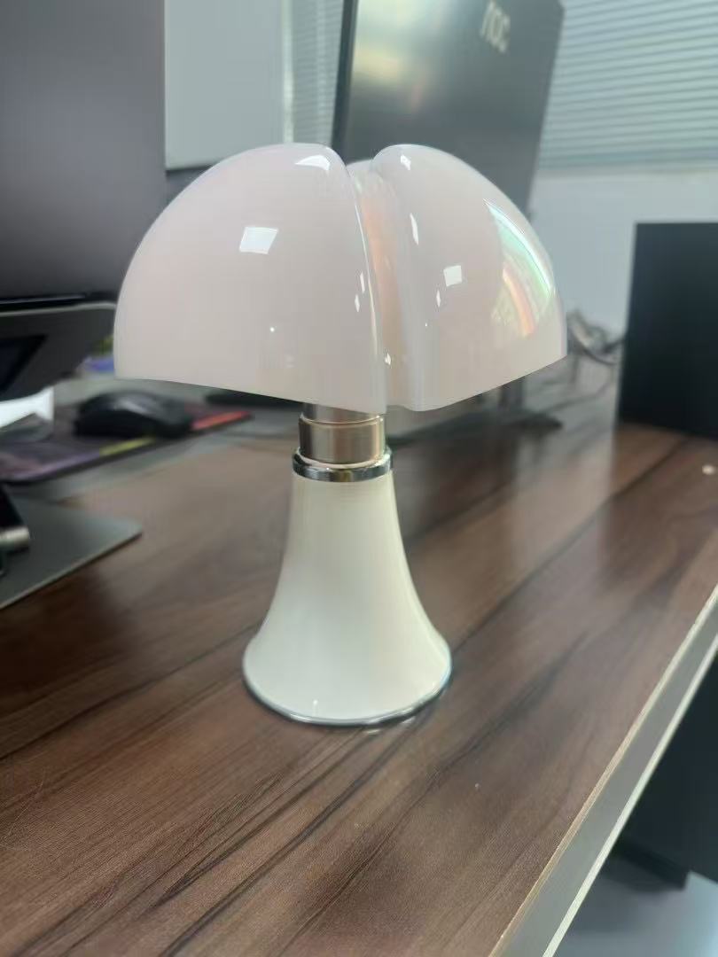 Flaria lampă de masă