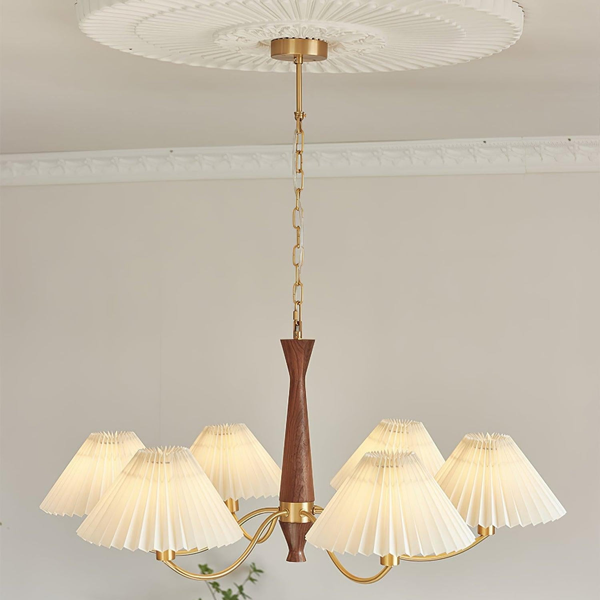 Zarn candelabru din material textil, plisat