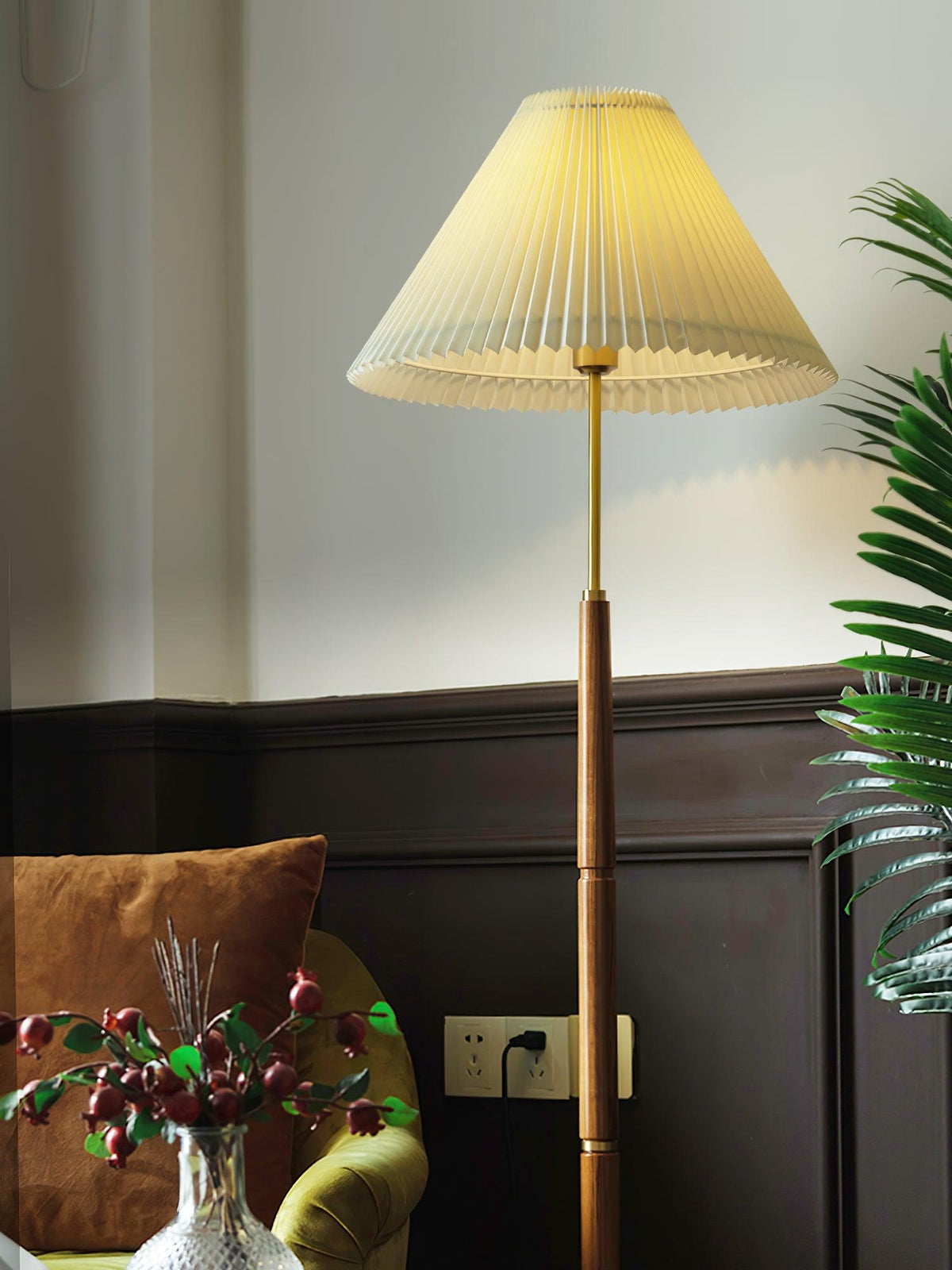 Syleina lampadar minimalist din lemn