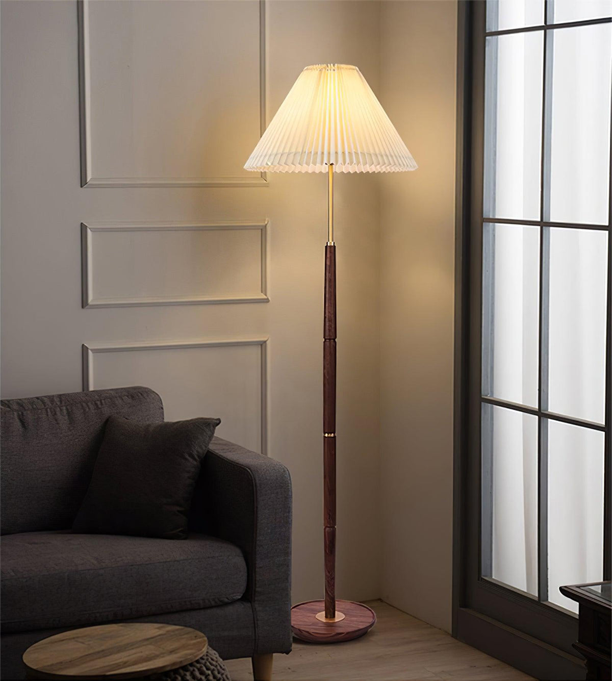Syleina lampadar minimalist din lemn