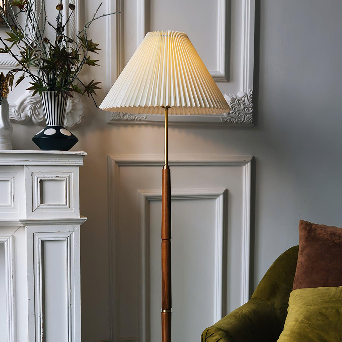 Syleina lampadar minimalist din lemn