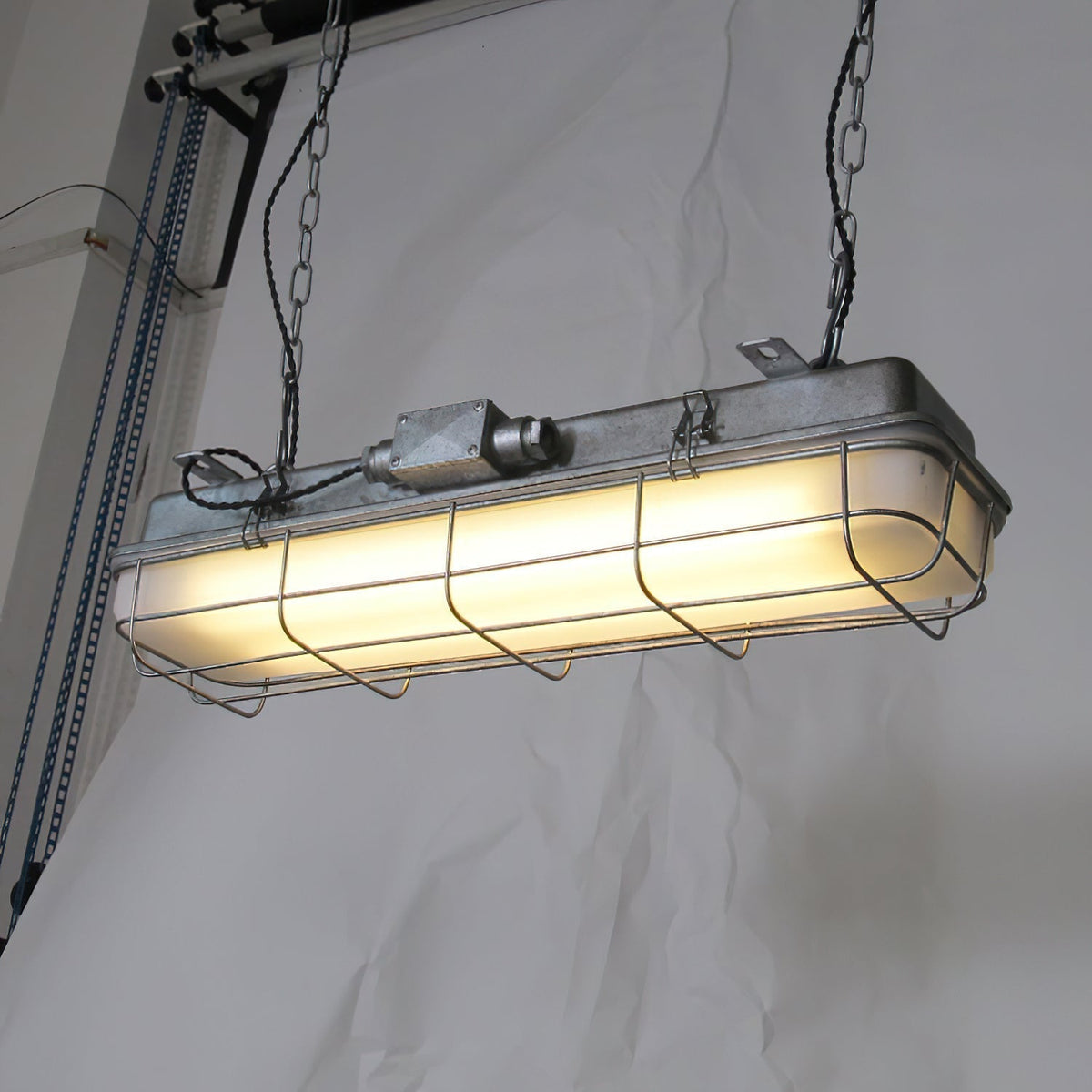 Gril lampă suspendată