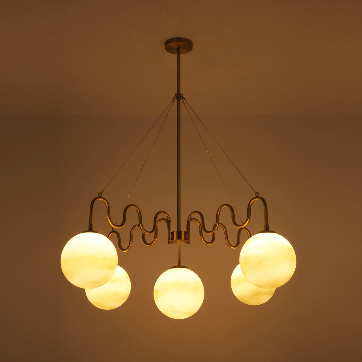 Eirinissa candelabru echilibrat din sticlă