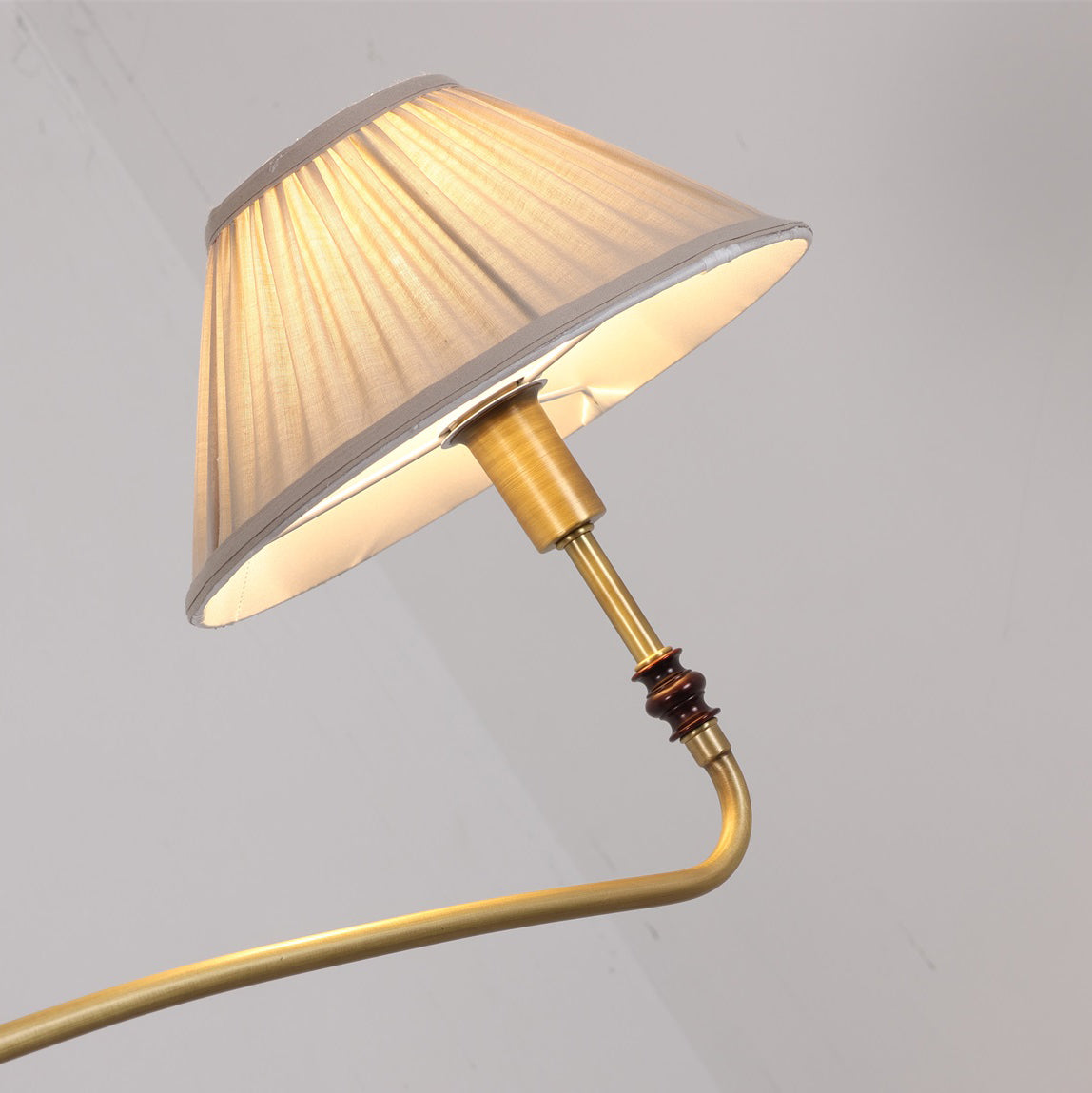 Fayron candelabru, plisat