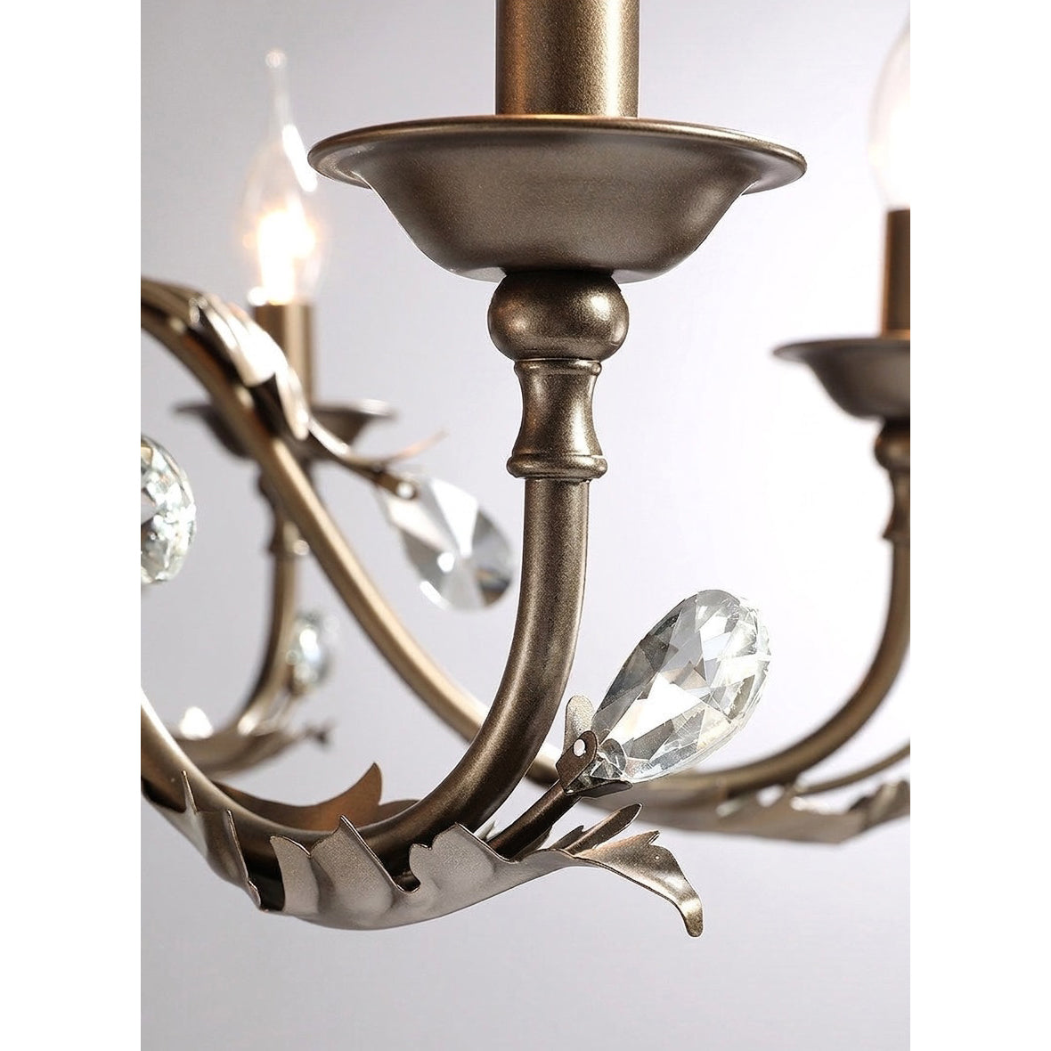 Lumuian candelabru