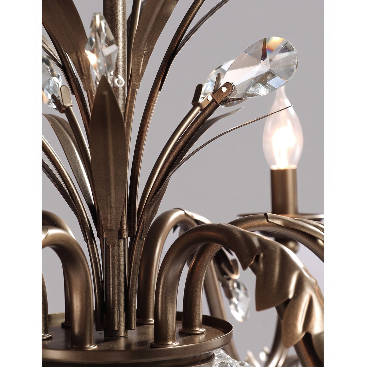 Lumuian candelabru