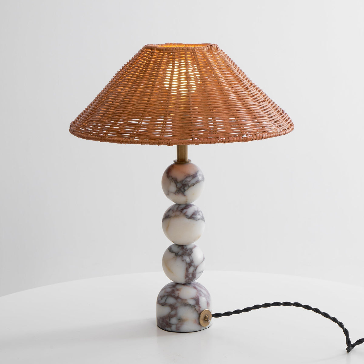 Rate lampă de masă