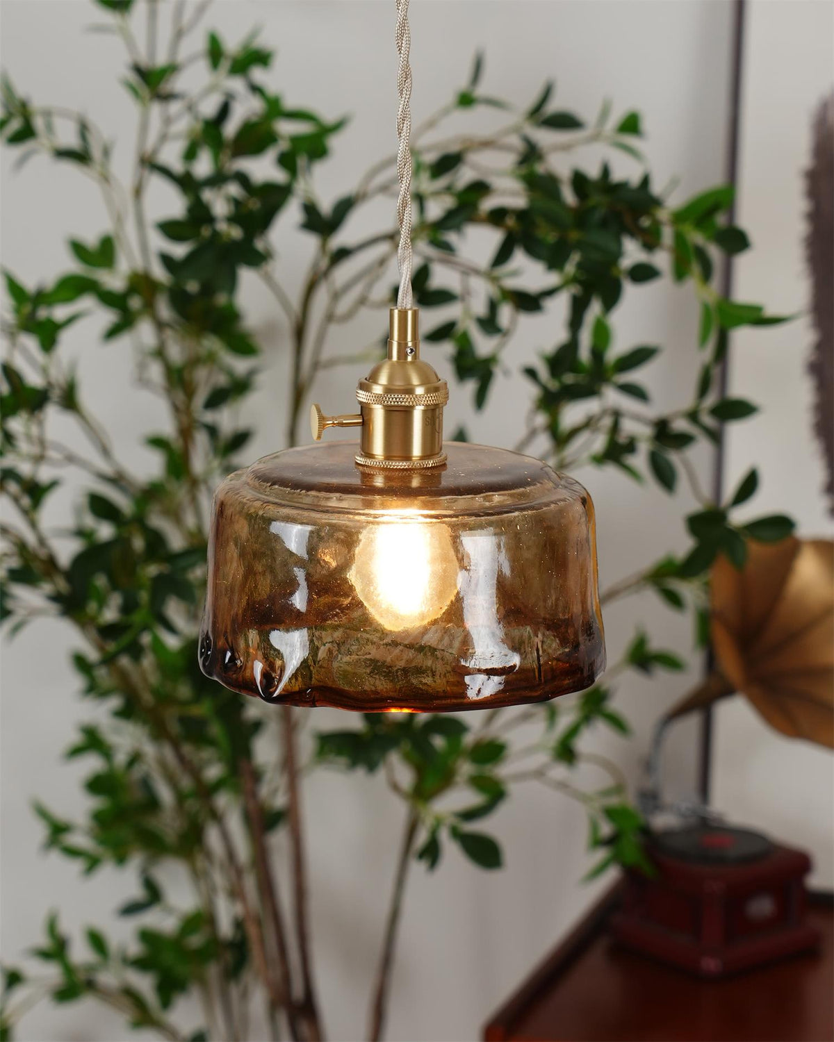 Velon lampă suspendată ambră din sticlă, vintage